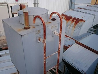 高崎市倉賀野町工場外階段サビ