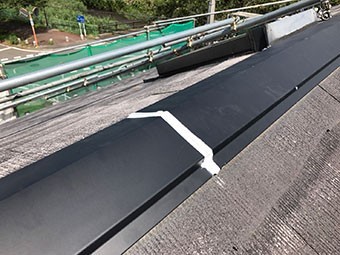 前橋市富士見町Y様邸新しい棟板金コーキング