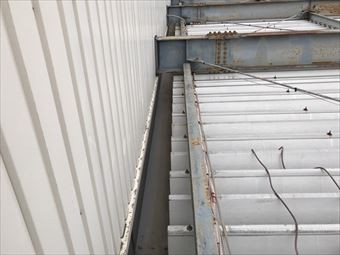藤岡市立石町P工場様雨樋清掃後