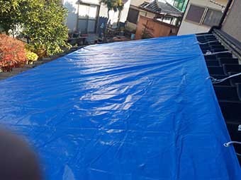 屋根雨漏り応急措置