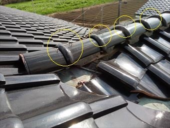 藤岡市上大塚町棟瓦ズレとクギ浮き