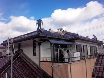 高崎市上中里町のI様邸瓦撤去状況写真