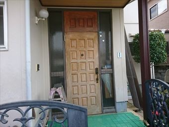 前橋市富士見町玄関扉塗装前