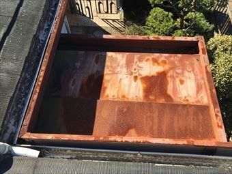 前橋市下川町屋根のサビ