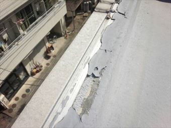 前橋市三河町Y様邸屋根防水劣化1