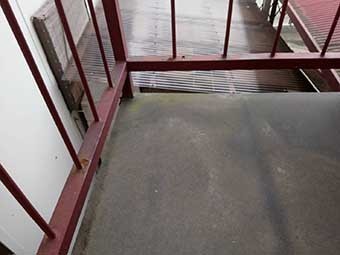 外階段鉄骨