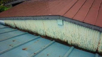 前橋市青梨子町のサンブキトタン屋根の施工前