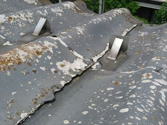 北群馬郡吉岡町M様邸屋根表面の剥がれ