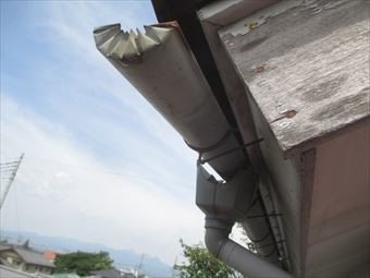 高崎市下室田町雨樋破損