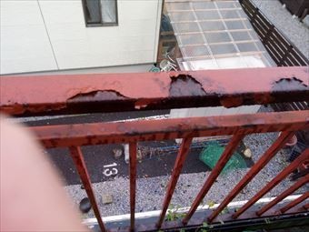 前橋市城東町バルコニー手摺のサビ