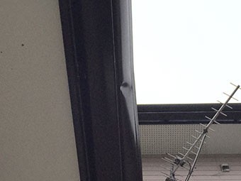 高崎市小八木町T様雨どいの凹み