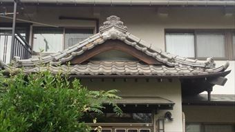 高崎市東国分寺町Y様邸1F玄関上屋根瓦