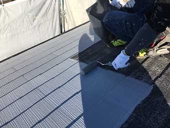 屋根下塗り