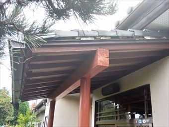 高崎市足門町玄関上袖瓦漆喰の劣化