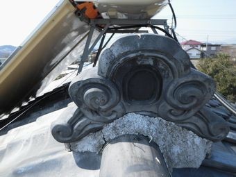 高崎市下里見町屋根鬼瓦漆喰の劣化