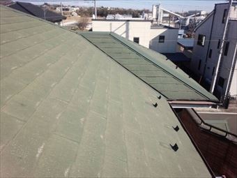 前橋市鳥取町屋根コケと剥がれ