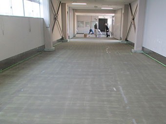 太田市工場床下塗り作業完了