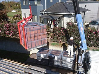 前橋市富士見町 屋根瓦葺き替え工事 瓦搬入