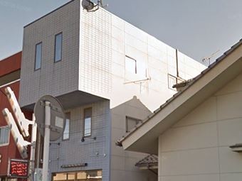 三階建て建物外観