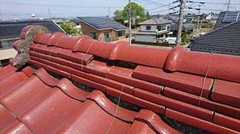棟瓦崩れ