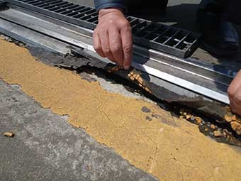 立体駐車場側溝調査