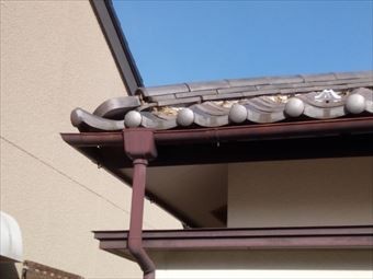 上新田町棟瓦の積み直し