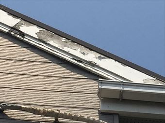 伊勢崎市西久保町N様破風板塗装剥がれ