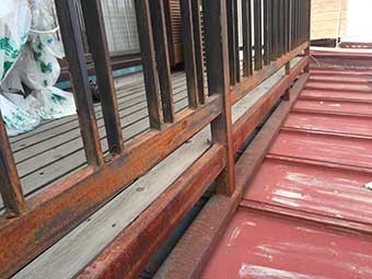 前橋市荒牧町K様ベランダと下屋根の境