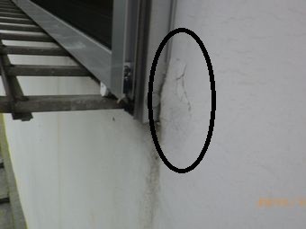 前橋市堀越町T様邸サッシ横ヒビ