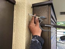 沼田市東原新町S様邸竪樋取り付け金具1