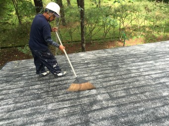 前橋市大屋根清掃ホウキ都