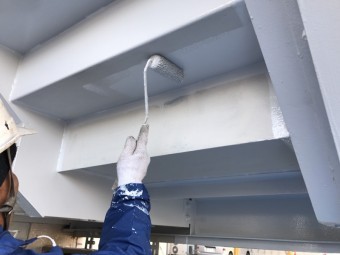 前橋市三河町階段裏塗装
