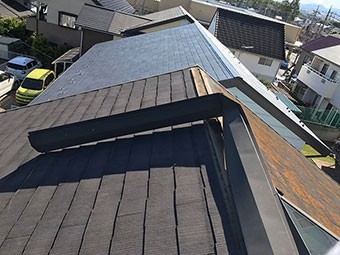 強風で屋根はがれ