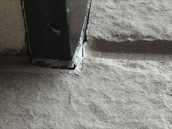 高崎市箕郷町窓のコーキングの隙間