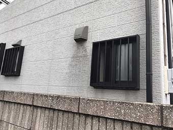 換気口フードの汚れ