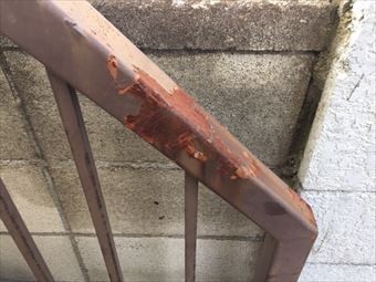 伊勢崎市三室町T様鉄骨階段手摺のサビ