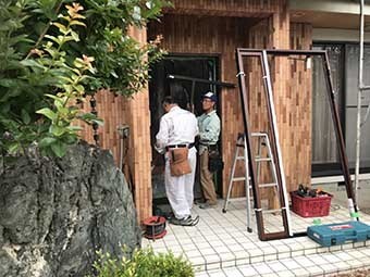 前橋市 既存玄関欄間部 撤去作業