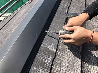 前橋市富士見町Y様邸新しい棟板金取付