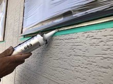 前橋市 窓枠コーキング打設