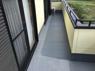 前橋市総社町ベランダ工事上塗り