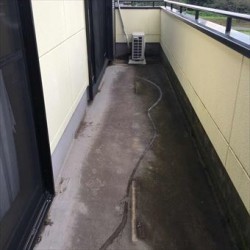 前橋総社町ランダ塗装工事前