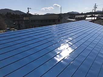 草津町ペンション 上塗り後