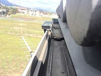 高崎市下小塙町ベランダ上軒樋内側