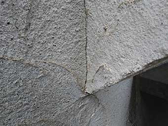 モルタル外壁ヒビ