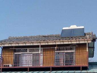 高崎市下里見町屋根と温水器