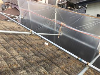 高崎市南陽台屋根洗浄はね防止ビニール設置