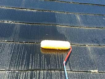 吉岡町 スレート屋根塗装 屋根シーラ－2回目