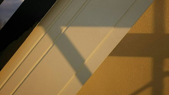 前橋市富士見町で破風板の上塗り作業後